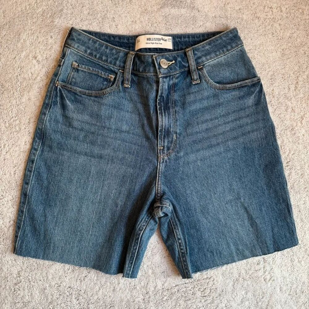 Hollister ultra high rise dad jean shorts women’s size 6 short